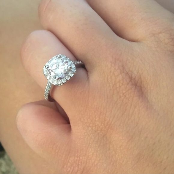 🎅 18k plated silver ring with CZ! - Picture 2 of 5